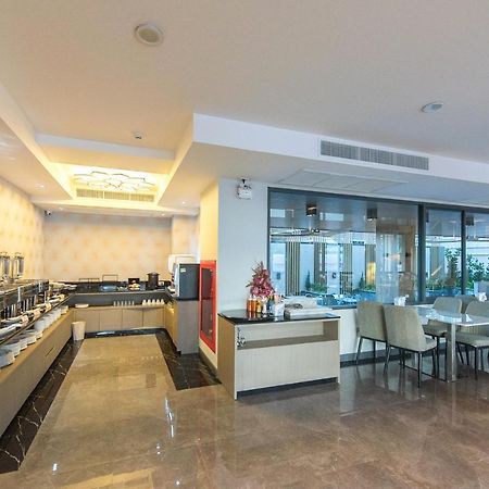 Arista Hotel Ubon Ubon Ratchathani Bagian luar foto
