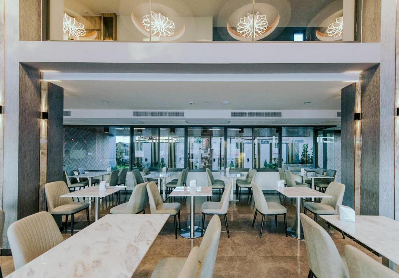 Arista Hotel Ubon Ubon Ratchathani Bagian luar foto