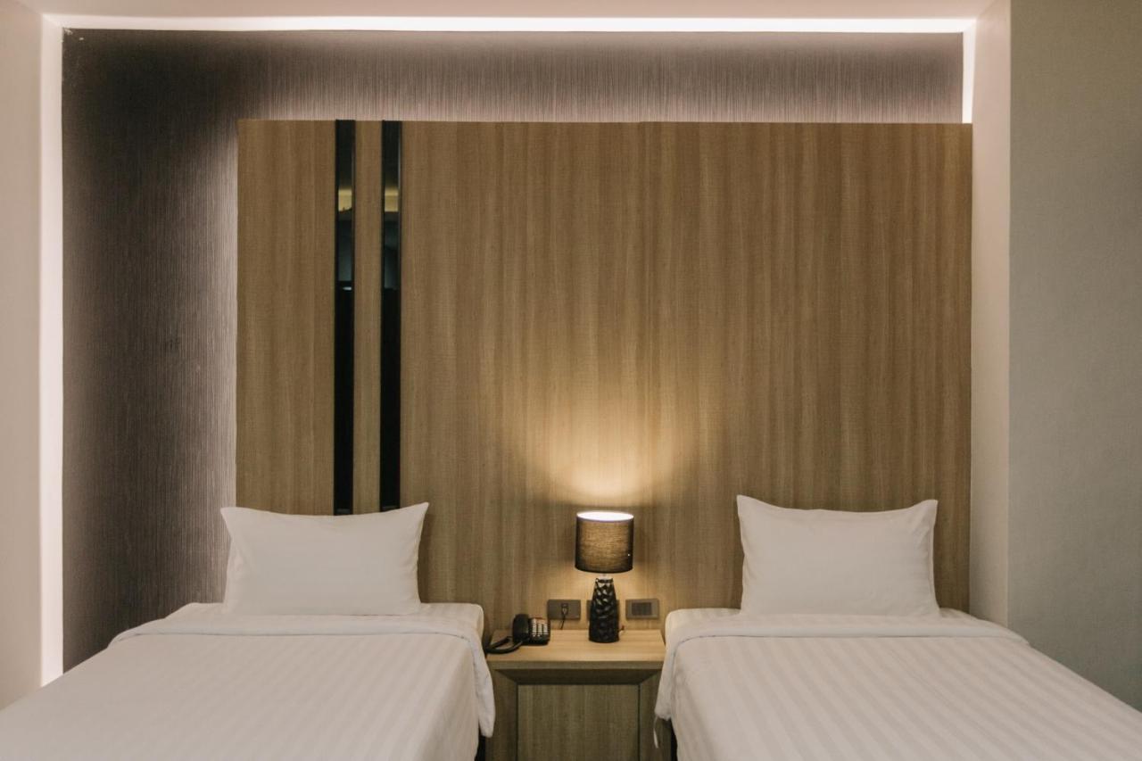 Arista Hotel Ubon Ubon Ratchathani Bagian luar foto