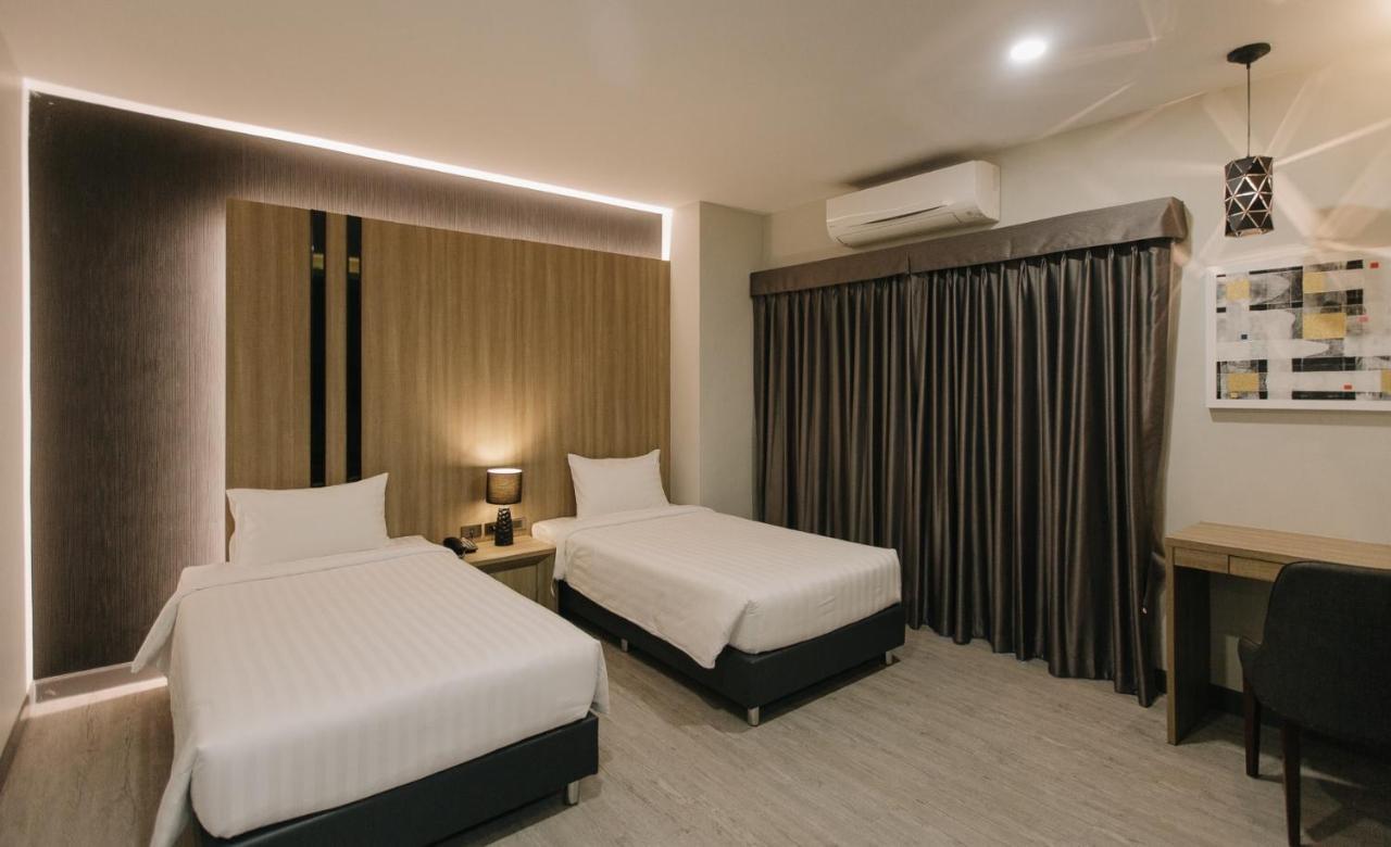 Arista Hotel Ubon Ubon Ratchathani Bagian luar foto