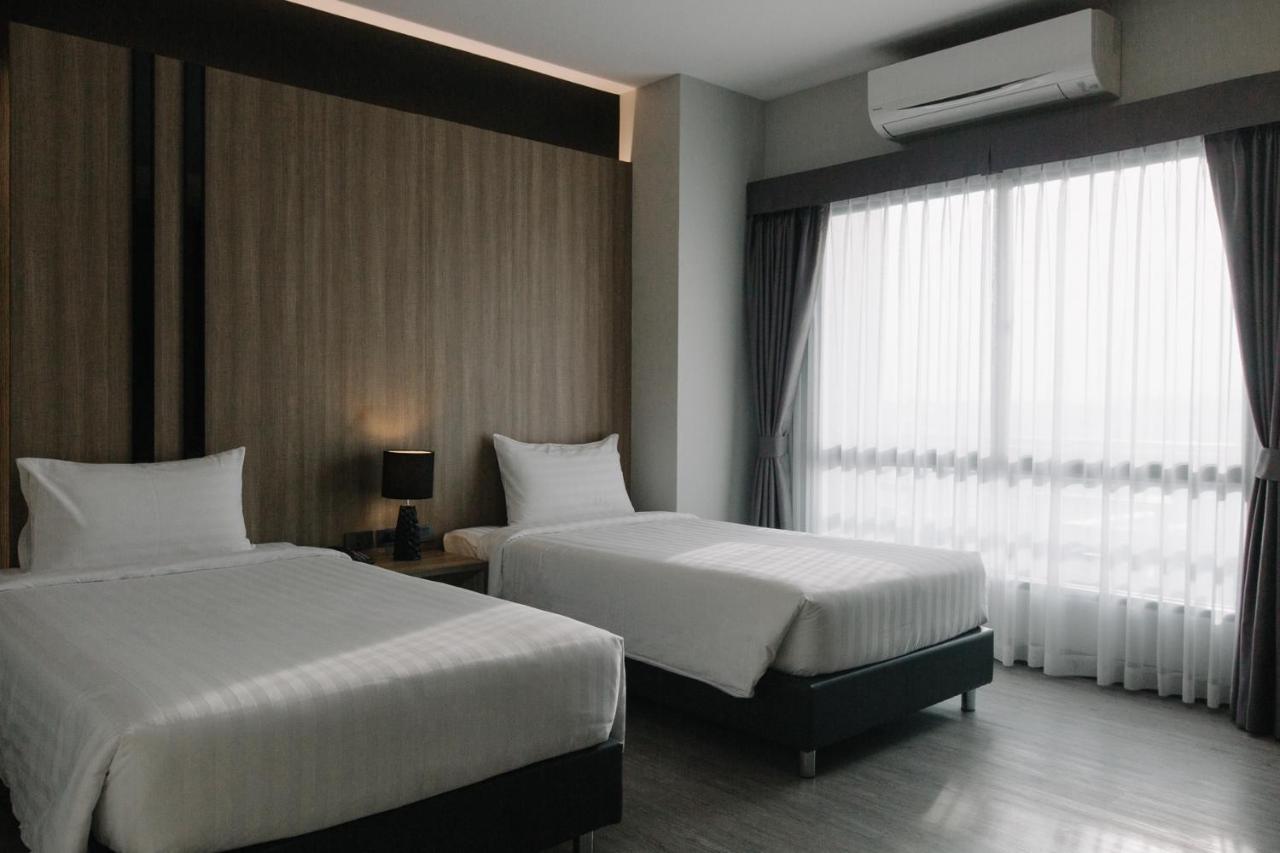 Arista Hotel Ubon Ubon Ratchathani Bagian luar foto