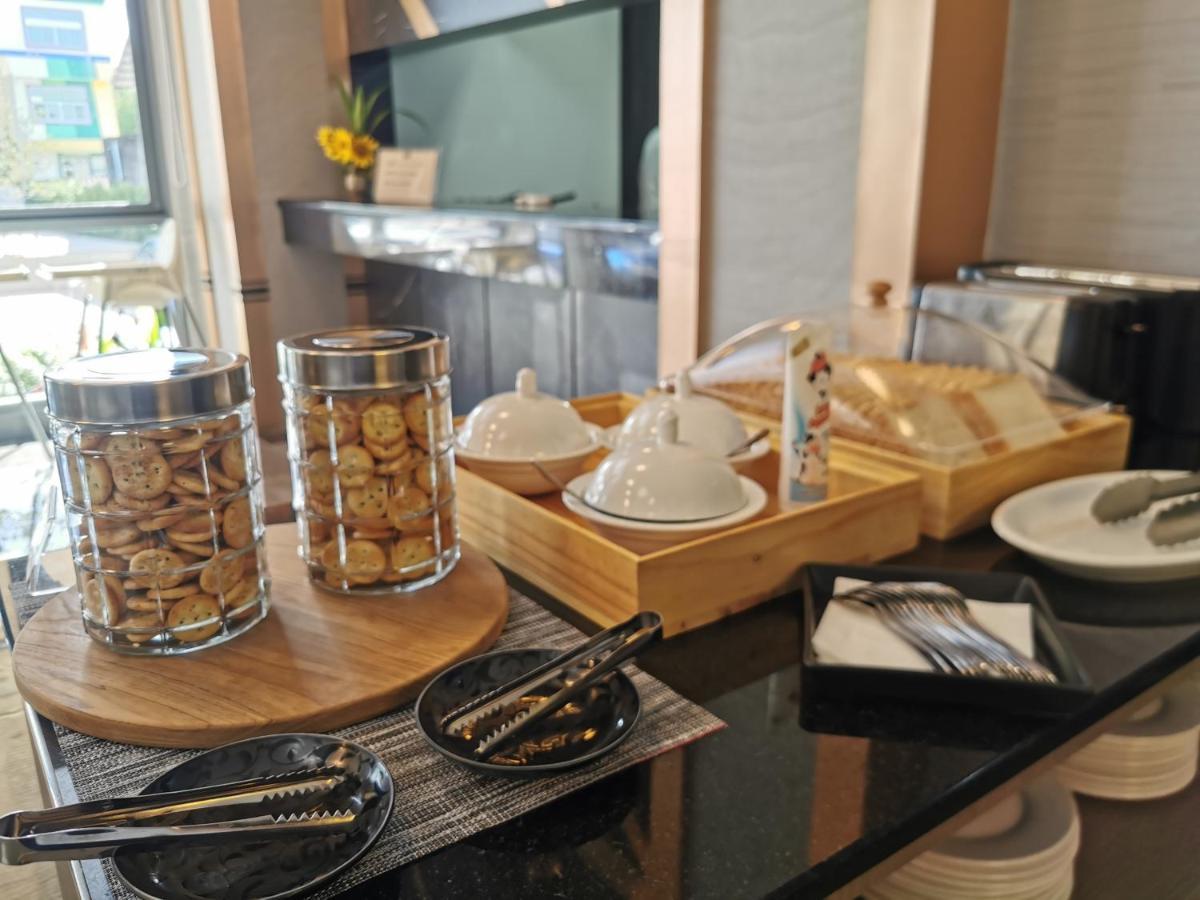 Arista Hotel Ubon Ubon Ratchathani Bagian luar foto