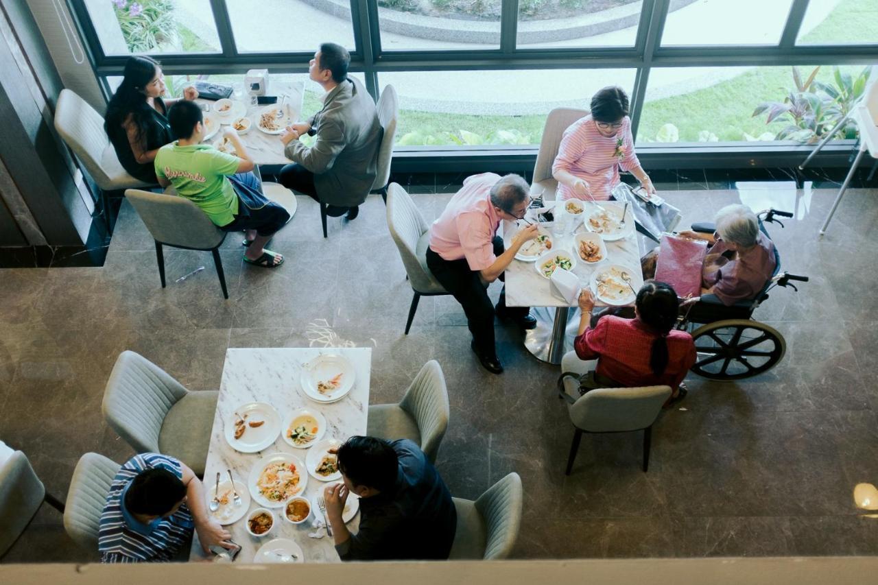 Arista Hotel Ubon Ubon Ratchathani Bagian luar foto